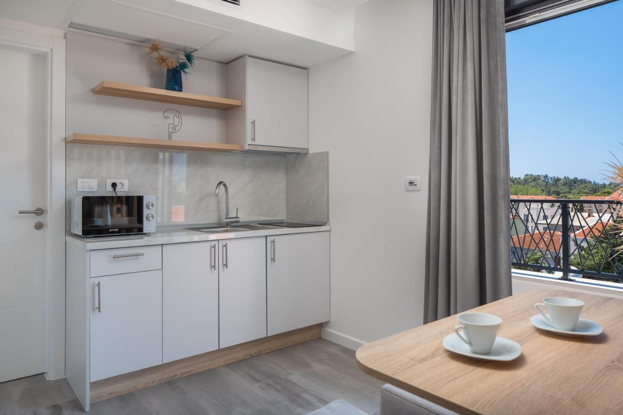 Villa Loriana Apartments Makarska Exterior photo